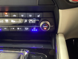 暑い夏の時期にとっても快適なシートベンチレーションを装備!シート内部に取り付けられたファンでシートの表面を換気して、涼しくしてくれます。