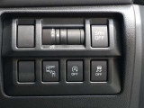 ブラインドスポットモニターを装備しております!隣車線を走る車をレーダーで検知し、インジケーターが点灯します☆確認しにくい後側方エリアに存在する車両に加え、急接近してくる車両も検知してくれます♪