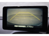 バックカメラが装備されており、後方の安全確認はもちろんのこと狭い場所での駐車や雨の日・夜間など視界の悪いコンディションでのストレスの軽減にもなります!