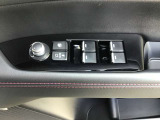 パワーウィンドウのスイッチ等は運転席右側へ集中してます