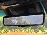 【デジタルインナーミラー】後席の大きな荷物や同乗者で後方が確認しづらい時でも安心!カメラが撮影した車両後方の映像をルームミラー内に表示。クリアな視界で状況の確認が可能です!