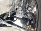 お車を安心してお乗りいただく為には、足回りの定期点検が欠かせません。サービスサポート(有償保証)では無料点検もご提供しており、安心のカーライフをお過ごしいただけるサポート体制が整っています。