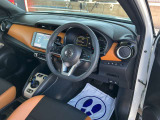 快適に運転できるドライブポジション!運転席シートリフターとシートスライドで、無理のない運転姿勢がとれます。