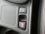 停車時にブレーキペダルから足を離しても車を停止状態に保つ機能で、信号待ちや渋滞での負担軽減に役立ちます。