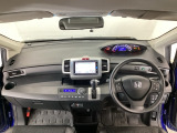 【前方視界】開放的な前方視界!運転がしやすく疲れにくいです♪窓が大きく、見通しがとっても良いおクルマですよ♪