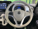インテリアに合わせたデザインのステアリングは、運転される方のことも考え、運転しやすい形状、大きさです。是非一度、実際に触ってお確かめください。