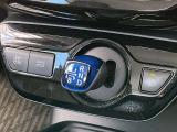 ■変速ショックの無いCVT(無段変速車)インパネシフトで、スムーズなシフト操作とサイドウォークスルーも可能です!