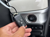 【 スマートキー・プッシュスタート 】鍵を挿さずにポケットに入れたまま鍵の開閉、エンジンの始動まで行えます。