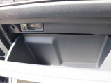 認定中古車保証1年間距離無制限の保証とロードアシスタンスサービスが全車に付帯されています。また、1年間または2年間の延長保証(有償)もご利用いただけます。