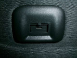 また、助手席側にUSB電源も付いていますので、後部座席に座っている方も、スマートフォンなど充電できます♪