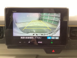 バックモニター付きで、車庫入れやバック時の後方確認をサポート。