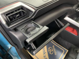 ダッシュボード周辺画像です。小物を置くのに便利な収納スペースです(^^♪