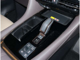 お車の取扱説明書・メンテナンスノート(記録簿)もございます。トヨタのディーラーで安心を買って下さい。当社は無理な勧誘は致しません。まずはお客様からのお問い合わせを心よりお待ちしております。