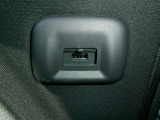 後席にもUSB電源が装備されております。