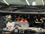 電気自動車のメンテナンスは日産にお任せください。電気自動車を知り尽くしたプロが最新の機器を使ってお車の点検・整備を実施します。エンジンオイルなどがないので、メンテナンス費用が安いのも魅力的です。
