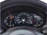 【明るく見やすいメーター】視認性が良く明るく見やすいメーター。運転者にとって見やすいメーターは運転していても疲れないですよね。