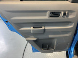 より多くの一般の方へ車を届けれればと思っておりますので同業者様への販売は極力控えさせて頂いております。ご了承下さい。