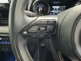 ステアリングスイッチ装備!運転しながら手元でオーディオの操作などができます。