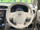 インテリアに合わせたデザインのステアリングは、運転される方のことも考え、運転しやすい形状、大きさです。是非一度、実際に触ってお確かめください。
