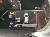 コーナーセンサーを車の前後に装備。障害物までの距離に応じて警告音を変えてお知らせ。縦列駐車時や駐車場・車庫などでの取り回しをサポートします。詳細は販売店スタッフまでおたずねください。