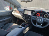 広々とした視界を体感できます。運転が楽しくなりますね。