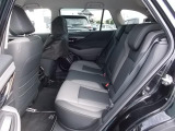 解放感あふれる商談スペースをご用意しております。キッズスペースも完備しておりますので、お子様とご一緒にくつろぎながらゆっくりとお車選びをお楽しみ頂けます。