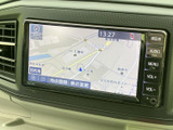 地図上に現在地や周辺の道路が表示され、目的地設定にも活用できます。画面上の表示を見ながら行き先を確認できるので、初めて向かう場所への移動計画にも役立ちます。