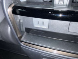 AC100V、1500Wのコンセントを車内に設置。アウトドアや駐車場で野外のコンセントとして利用できます。また、停電などの非常時にも使える便利な機能です!