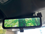 【デジタルインナーミラー】後席の大きな荷物や同乗者で後方が確認しづらい時でも安心!カメラが撮影した車両後方の映像をルームミラー内に表示。クリアな視界で状況の確認が可能です!
