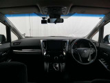 見通しのよいすっきりとした視界で、誰でも運転しやすいです。運転のしやすさは疲れにくさにも繋がりますよ♪