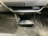 【インストセンターロアボックス】CDなどが収納できる格納式のボックス!