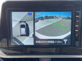 [アラウンドビューモニター]車両を上から見たようなカメラで周りの障害物などが一目瞭然!駐車が苦手な方でも、らくらく駐車♪