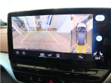 ナビ画面は大きく、視認性・操作性に優れております。お手持ちのスマートフォンと接続頂くとより便利にお使い頂けます。