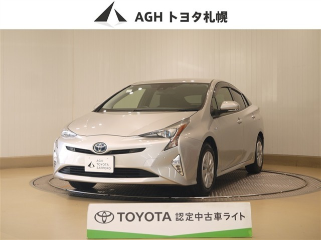 プリウス 1.8 S セーフティ プラス E-Four 4WD 