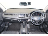 操作性に優れた運転席となります!小物入れや各ボタンの配置にこだわり、使いやすいです!座り心地もよく視認性も良好なのでロングドライブもお任せ下さい!
