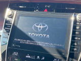 【メーカー純正ナビ】インテリアに溶け込むスタイリッシュな「専用設計」メーカーナビを装備♪視認性や操作性など基本性能にも優れ、より上質なカーライフをお楽しみいただけます。