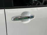 品質へのこだわり!フロアマットやシートなど車内をキレイに清掃し、ニオイや汚れなどを徹底的にクリーニングしてもらっております。室内はピカピカです☆