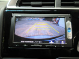 バックカメラの画像です。ガイドラインがスムースな車庫入れをサポートいたします!車庫入れの安心感がアップしますね☆