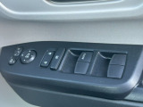 運転席窓操作部スイッチの画像です。