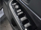 ◆パワーウィンドウスイッチ◆運転席から全席の窓の開閉操作を行うことが出来いつでも換気ができます!