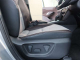 パワーシート搭載。微妙な調整が手軽にでき、ピッタリなポジションで運転することが可能です。