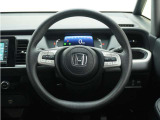 ◆ハンドル全体◆各種スイッチがハンドルから手を放さず操作できるので運転中でも楽に操作できます。