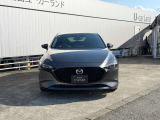 日当たり良好のショールームで、じっくりおクルマをご検討いただけます★