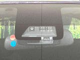 【トヨタセーフティセンス】走行中に前方の車両等を認識し、衝突しそうな時は警報とブレーキで衝突回避と被害軽減をアシスト。より安全にドライブをお楽しみいただけます。