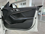 完成度の高いBMW認定中古車は、ご購入後も安心です。また、保証期間中は、365日24時間体制(フリーダイアル)で、万一の故障などの様々なトラブルにも対応いたします。