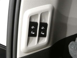 三列目シートは、電動で格納できます。力いらず動かせる便利な機能です。