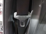 視野角の広い鮮明な画像で駐車をサポートしてくれる、パーキングアシストリアビューカメラがあるので、狭い場所での駐車も楽々!
