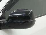 ◆ドアミラーウインカー◆ドアミラーにウインカーを装備しています。対向車に自身の進行方向を合図し安全に運転できます。