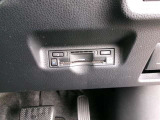 ETC車載器を装備しています。高速道路の料金所もストレスなく通行できます。すっきりとしたビルトインタイプですよ。