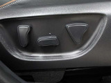 運転席はパワーシートなのでお好みのドライビングポジションに調整可能です♪